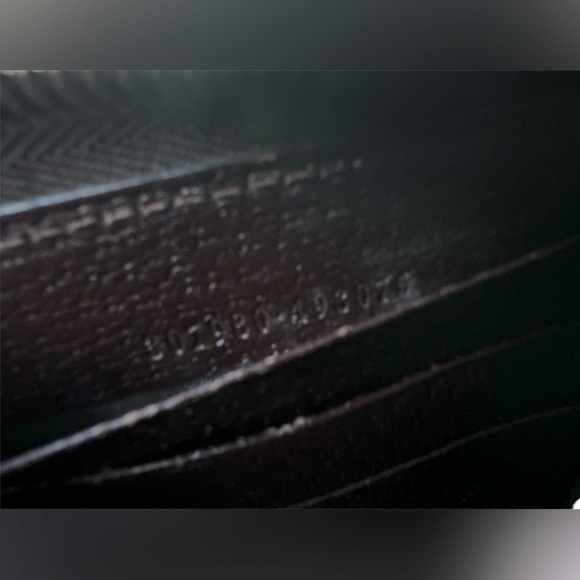 ✨GUCCI LONG ZIPPER WALLET✨ - Picture 7 of 11